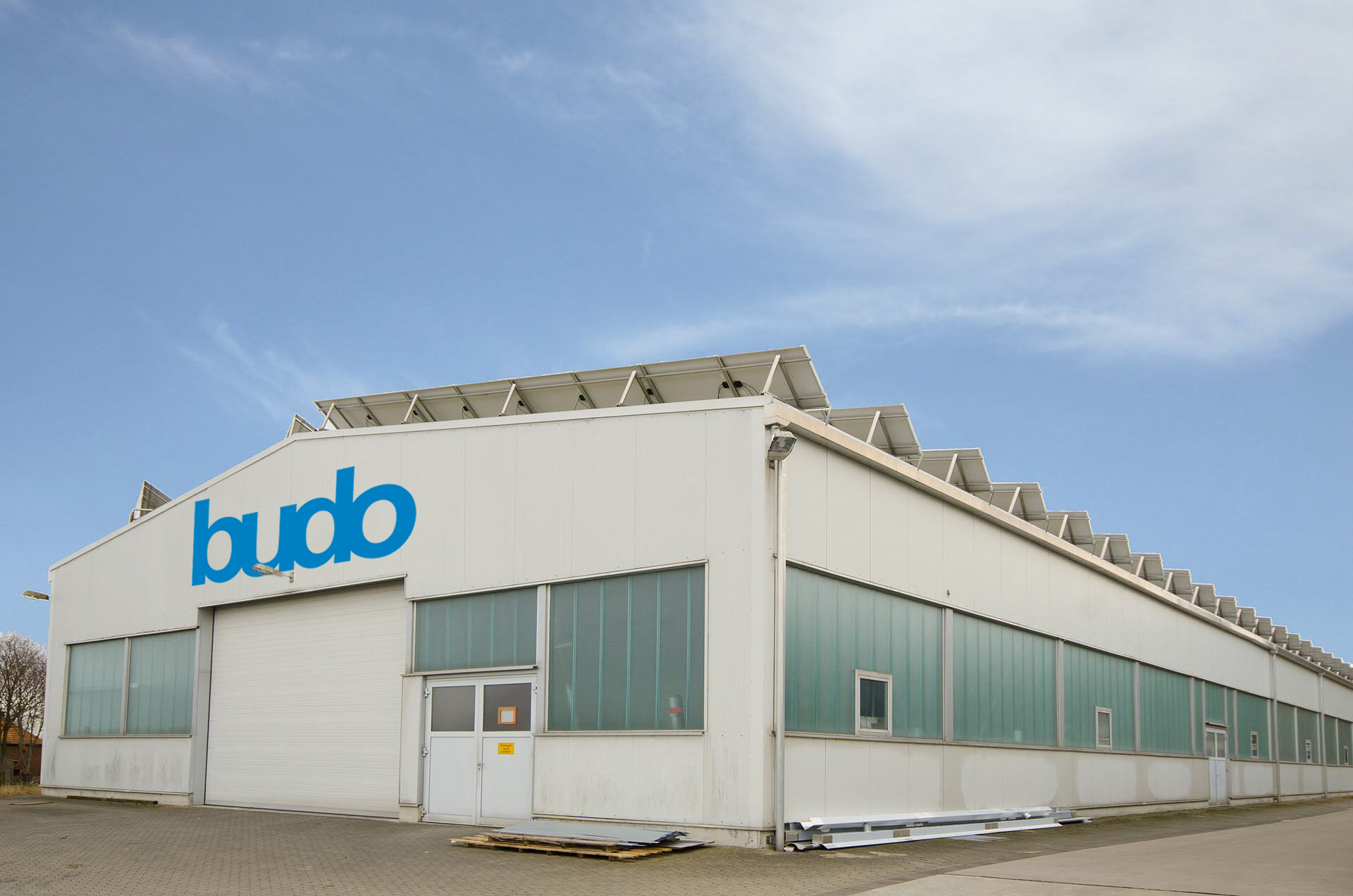 Hallengebäude auf dem Betriebsgelände